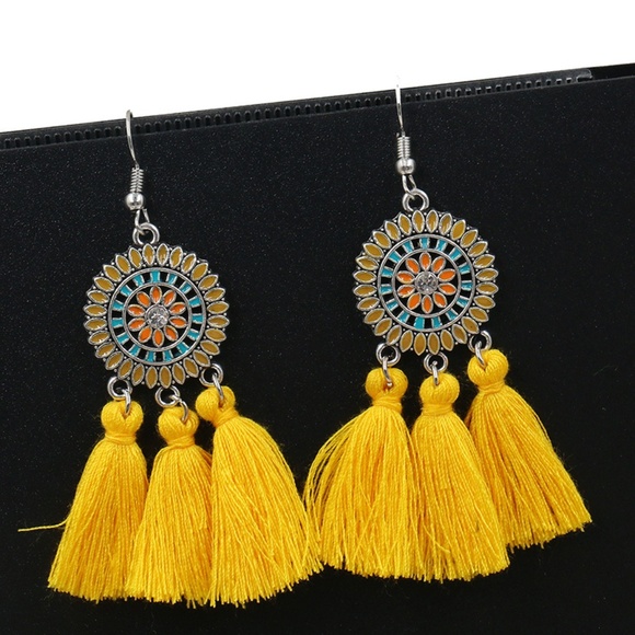 Jewelry - NEW boho tassel earrings